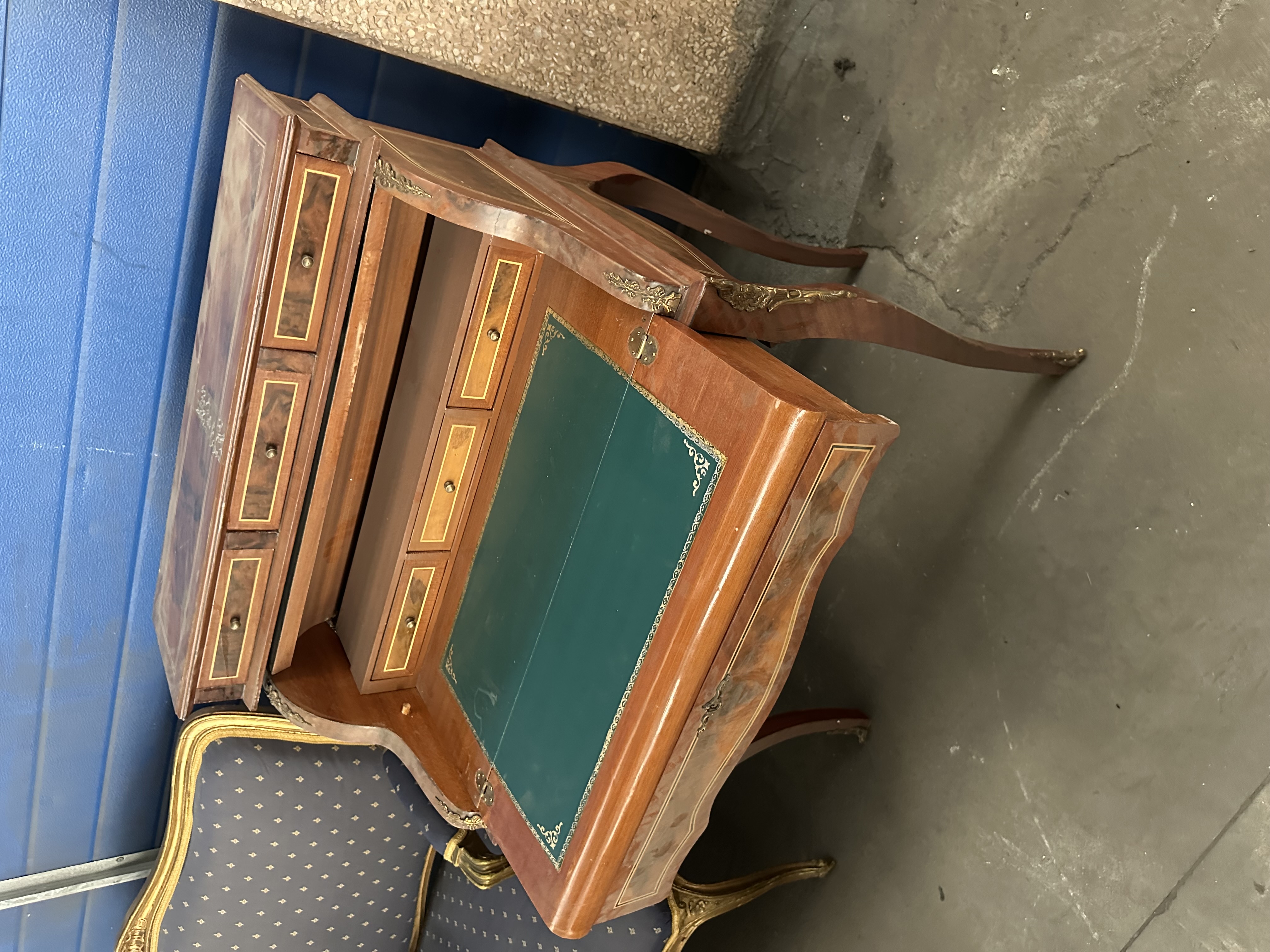 Muebles viejos y antiguos
